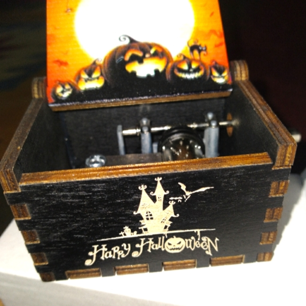 Custom Halloween Music Box Plays "The Nightmare Before Xmas Song"